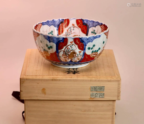 Japanese Ribbed Imari Bowl - Rabbit - Wood Box19th cen,