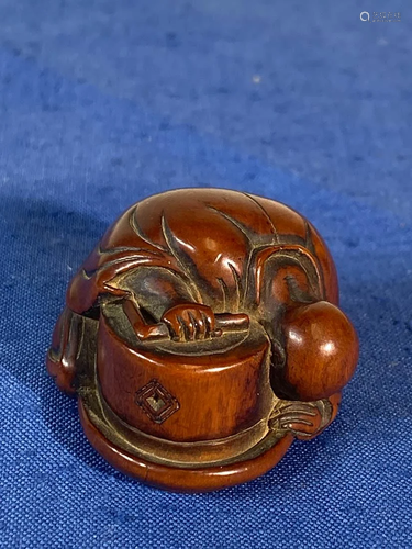 Japanese Netsuke - Man with Grinder