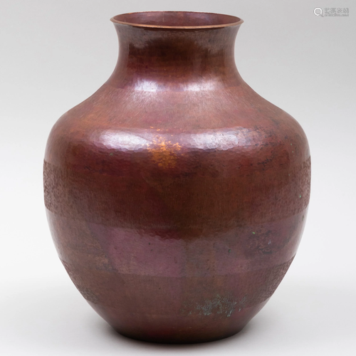 Abdón Punzo Ángel Hammered Copper Vase