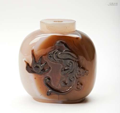 TWO CARVED AGATE SNUFF BOTTLES  QING DYNASTY, 19TH CENTURY o...