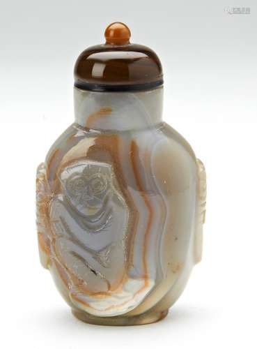 CARVED AGATE SNUFF BOTTLE AND STOPPER QING DYNASTY, 19TH CEN...