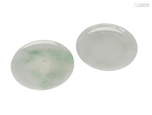 TWO JADEITE SNUFF SAUCERS  LATE QING / REPUBLIC PERIOD ...