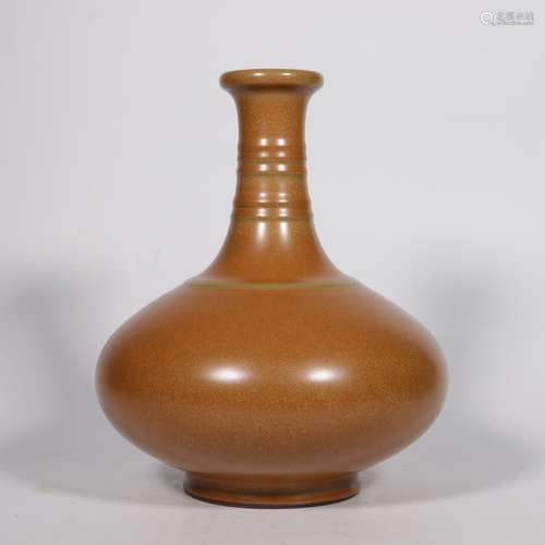 Monochromatic Glaze Bottle of the Qing Qianlong Dynasty