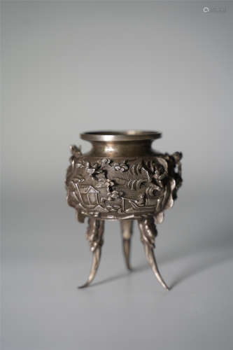 Silver High Relief three-legged Stove