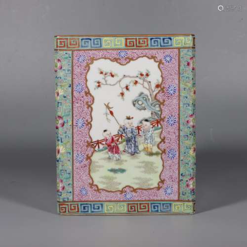 Famille Rose Pen Holder with the Pattern of Floral Window an...