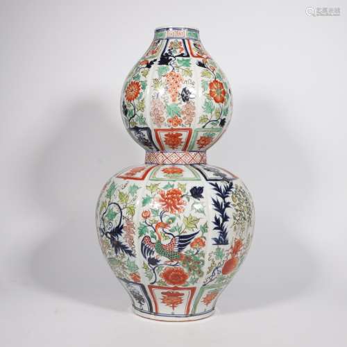 Colorful Gourd Bottle with the Pattern of Phonix