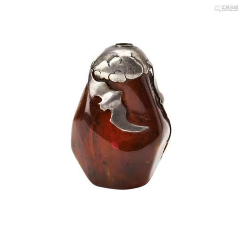 AMBER AND SILVER MOUNTED SNUFF BOTTLE  QING DYSNASTY, 19TH C...