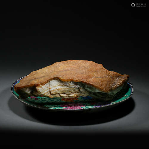 CHINESE FLESH FAMILLE ROSE PLATE AND MEAT SHAPED STONE, QING...