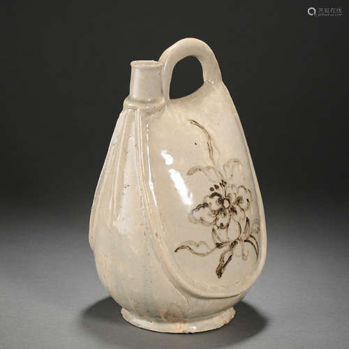 WHITE GLAZED COCKSCOMB POT WITH FLORAL PATTERN, LIAO DYNASTY...