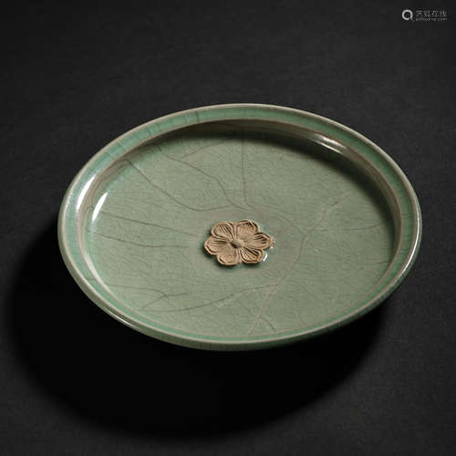 CHINESE LONGQUAN WARE CELADON PLUM PATTERN PLATE, SOUTHERN S...