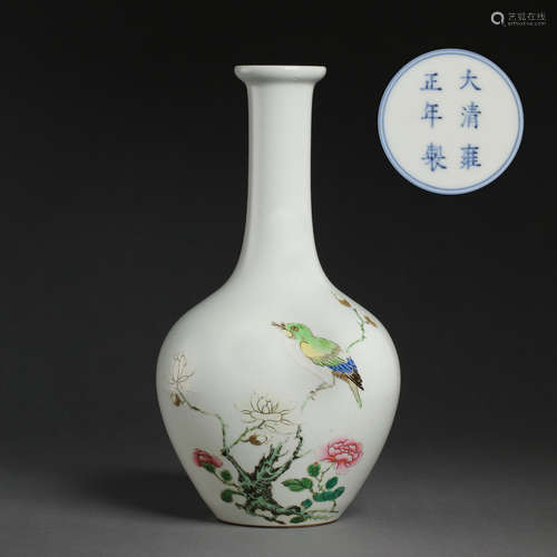 WUCAI PORCELAIN LONG NECKED VASE, YONGZHENG PERIOD, QING DYN...