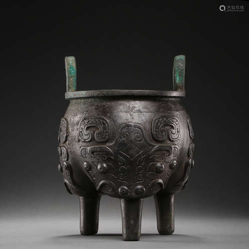 BRONZE TRIPOD DING, WESTERN ZHOU DYNASTY, CHINA