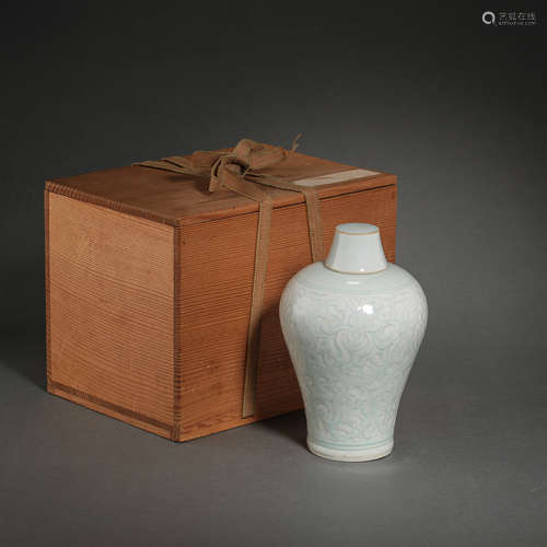 CHINESE HUTIAN WARE CELADON ENGRAVED PLUM VASE WITH FLOWER P...