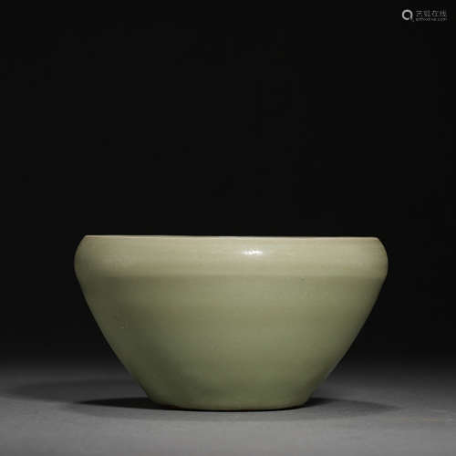 CHINESE LONGQUAN WARE CELADON BOWL WITH DOUBLE FISH PATTERN,...