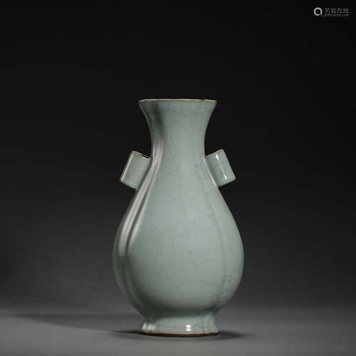 CHINESE OFFICIAL CELADON GLAZED GUAN ER VASE, SONG DYNASTY