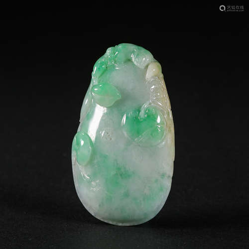 CHINESE QING DYNASTY JADE PENDANT