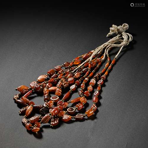 A SET OF PERSIAN CULTURE AGATE CHAIN