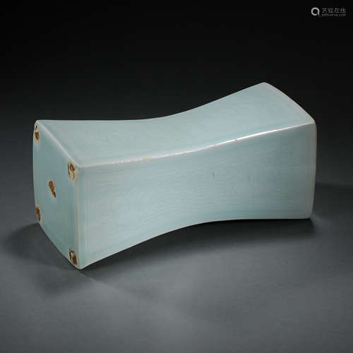 HUTIAN WARE CELADON PORCELAIN PILLOW, SOUTHERN SONG DYNASTY,...