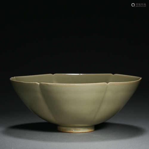 YAOZHOU WARE FLOWER MOUTH LARGE BOWL, NORTHERN SONG DYNASTY,...