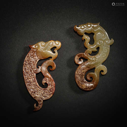 A PAIR OF HETIAN JADE DRAGONS, HAN DYNASTY, CHINA