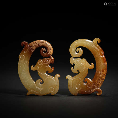 A PAIR OF HETIAN JADE DRAGONS, HAN DYNASTY, CHINA