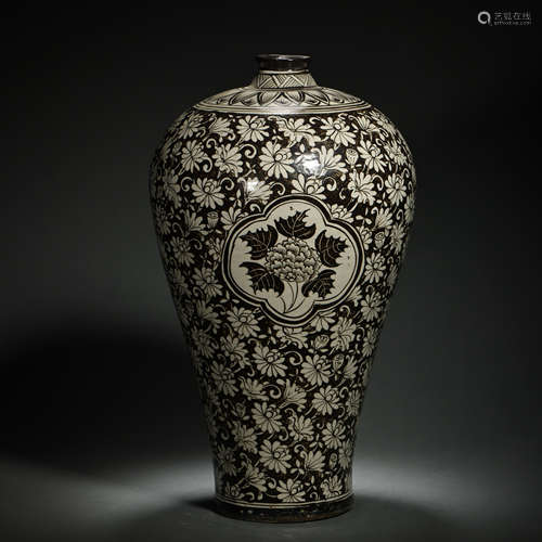 CHINESE CIZHOU WARE PLUM VASE WITH FLOWERS PATTERNS, NORTHER...