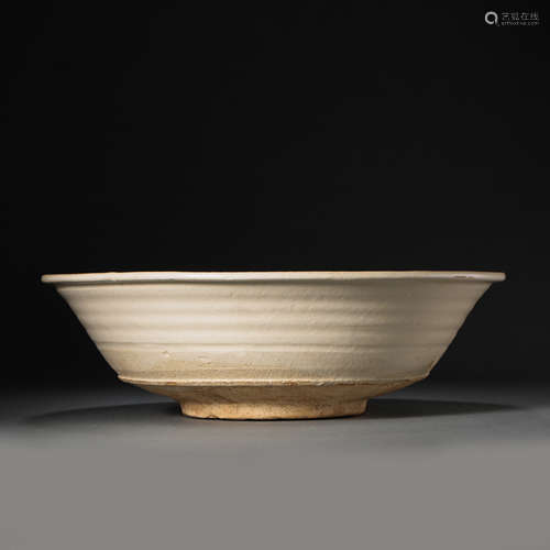 DING WARE WHITE PORCELAIN BASIN, LATE TANG AND FIVE DYNASTIE...