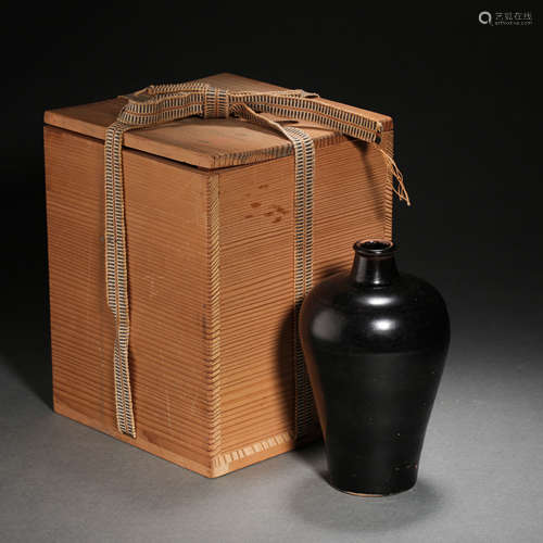 CIZHOU WARE BLACK GLAZED PLUM VASE, NORTHERN SONG DYNASTY, C...