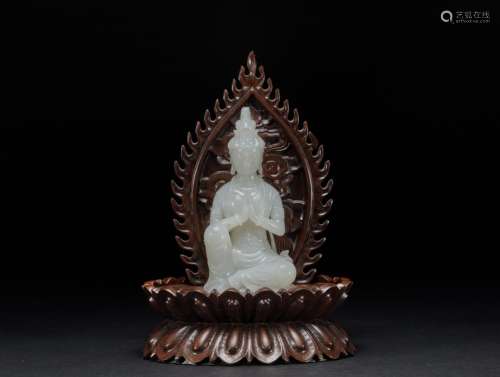 Seated Jade Guanyin of Hetian in Qing Dynasty