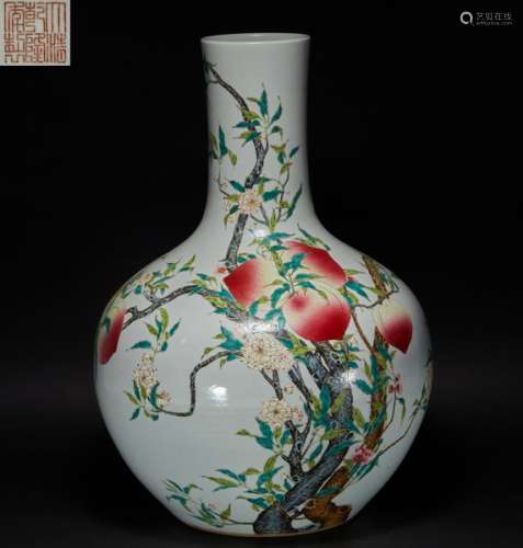 Qing Dynasty famille rose longevity peach big bottle