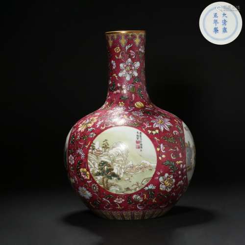 Famille rose window large bottle in Qing Dynasty