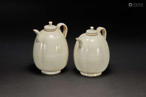 Ding Kiln Melon-shaped Holding Pot in Song Dynasty