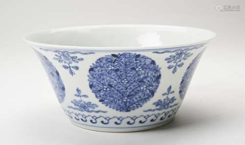 BLUE AND WHITE 'MEDALLION' BOWL the sides painted in...