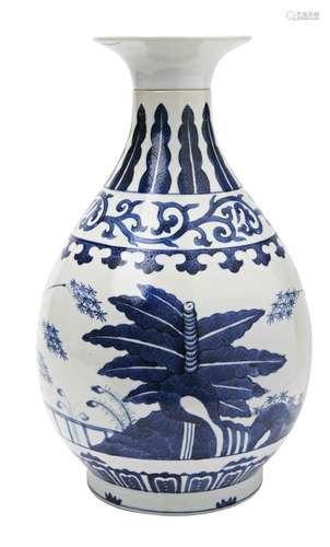 BLUE AND WHITE VASE AND COVER, YUHUCHUNPING  GUANGXU MARK BU...