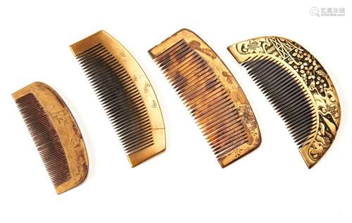 FOUR ASSORTED JAPANESE LACQUER COMBS MEIJI / TAISHO PERIOD (...