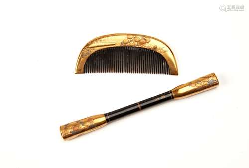 JAPANESE GILT DECORATED LACQUER COMBE AND HAIR PIN SET MEIJI...