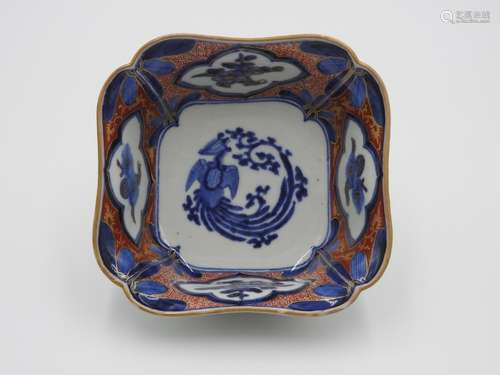 JAPANESE KO IMARI ENAMELLED SQUARE DISH 18TH CENTURY painted...