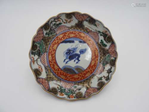 JAPANESE IMARI ENAMELLED ROBED DISH 18TH CENTURY painted in ...