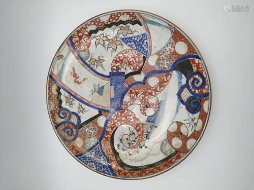 LARGE IMARI ENEMELLED DISH EDO PERIOD painted with scrolls a...