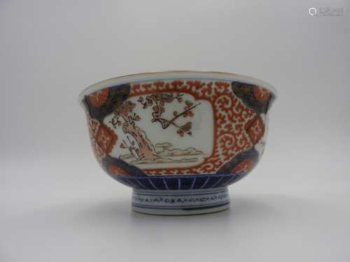 JAPANESE IMARI BOWL  18TH / 19TH CENTURY the sides painted w...