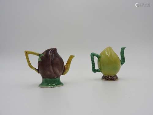 TWO SANCAI-GLAZED WATER DROPPERS QING DYNASTY of fruit form;...