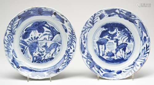 PAIR OF BLUE AND WHITE 'DEER' DISHES  WANLI PERIOD e...