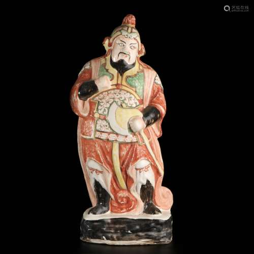 chinese red-green enamelled porcelain figure