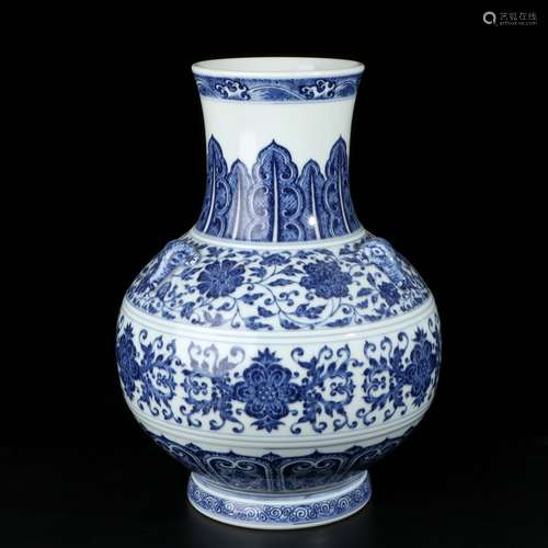 chinese blue and white porcelain vase