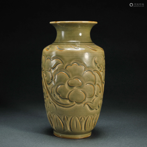 An Incised Yaozhou-type Vase