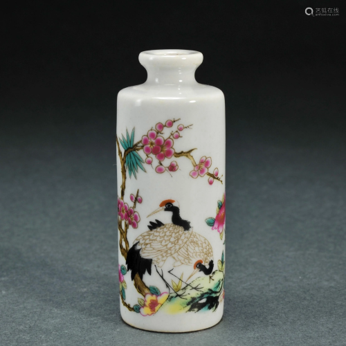 A Famille Rose Cranes Snuff Bottle
