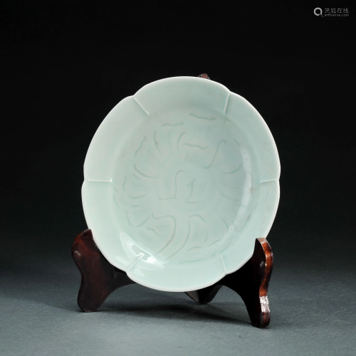 A Hutian-type Lobed Plate