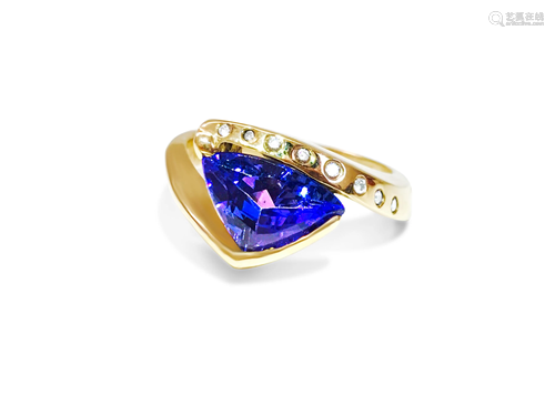 14k Yellow Gold Tanzanite And VS Diamond Ring