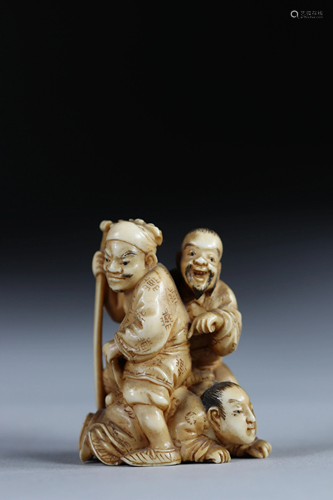 Netsuke carved - 3 characters at the games. Japan Meiji