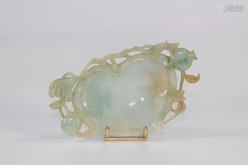 Peach-shaped jadeite brush rinse, Qing period China